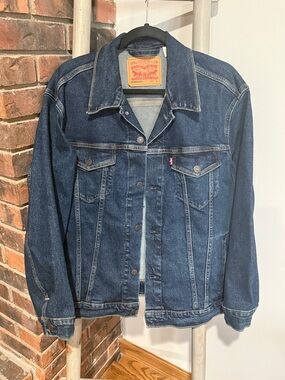 Levi’s Men’s Denim Trucker Jacket – Size L – Like New